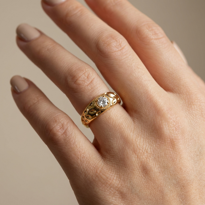 Vintage Zirconia Gold Ring - (Adjustable)